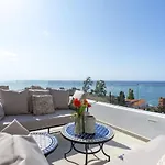 Lovely With Uninterrupted Sea View فيلة