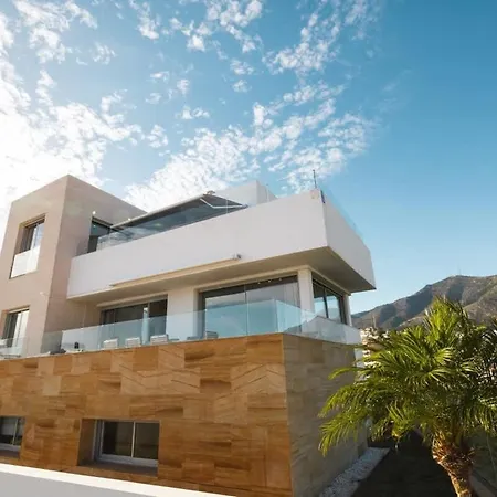 Lovely With Uninterrupted Sea View Villa