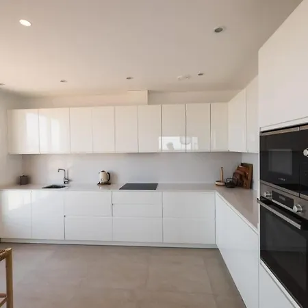 Villa Lovely With Uninterrupted Sea View