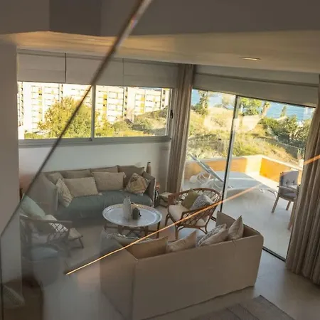 Lovely With Uninterrupted Sea View *