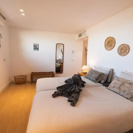 Lovely With Uninterrupted Sea View Fuengirola