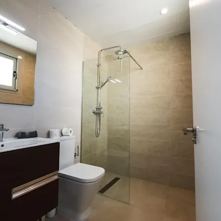 Lovely With Uninterrupted Sea View וילה פואנגירולה