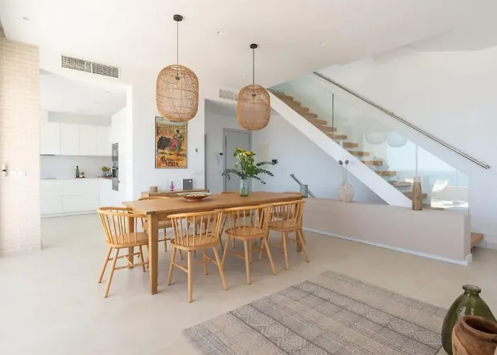 Lovely With Uninterrupted Sea View *