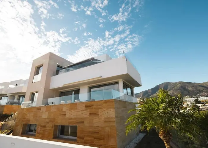 Lovely With Uninterrupted Sea View Villa