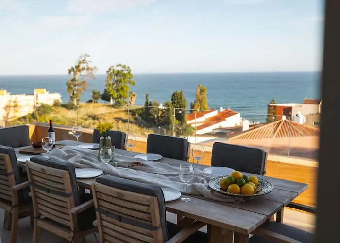 Lovely With Uninterrupted Sea View Villa *