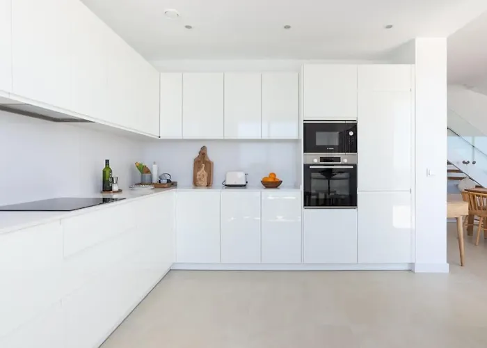 Lovely With Uninterrupted Sea View Villa *