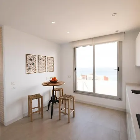 Lovely With Uninterrupted Sea View פואנגירולה