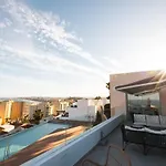 Lovely With Uninterrupted Sea View *